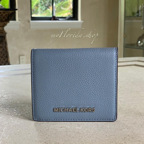 🔥SALE🔥NWT Michael Kors wallet - Picture 2 of 6